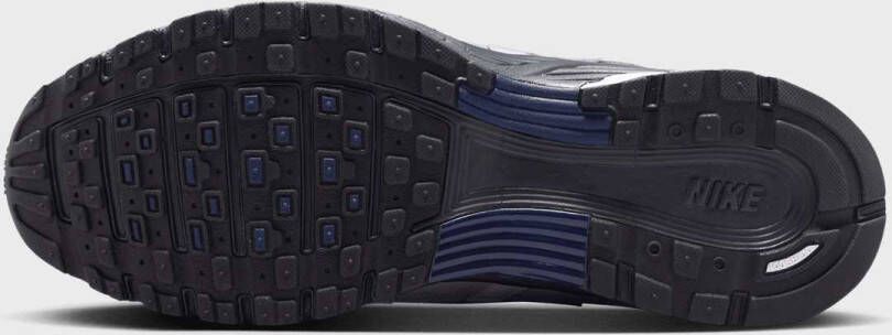 Nike P-6000 in grijs formaten: 41