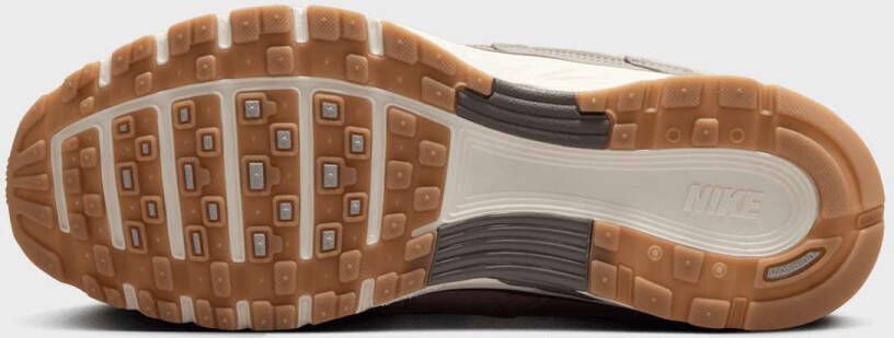 Nike P-6000 SE men bruin Schoenen