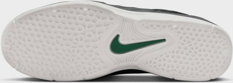 Nike SB Skateboard Vertebrae Skate in zwart formaten: 41