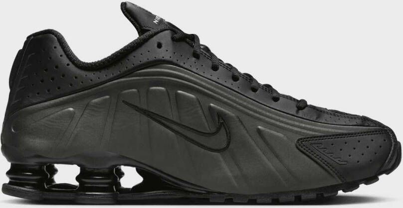 Nike Shox R4 Running in zwart formaten: 45.5
