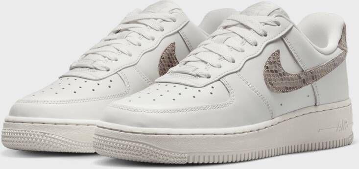 Nike WMNS Air Force 1 '07
