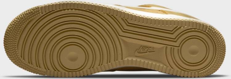Nike Wmns Air Force 1 '07 Sneakers Schoenen sanded gold sail-weath grass maat: 36.5 beschikbare maaten:36.5 36 39