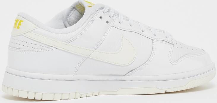 Nike WMNS Dunk Low