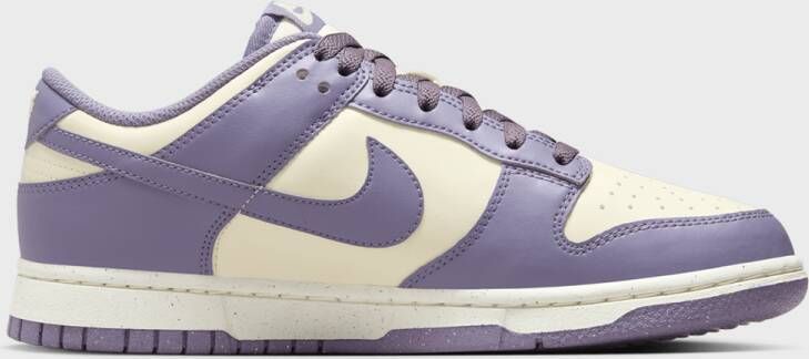 Nike WMNS Dunk Low in Paars