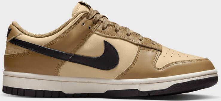 Nike WMNS Dunk Low in zwart formaten: 40