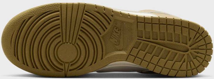 Nike WMNS Dunk Low Next Nature Dunk in beige formaten: 37.5