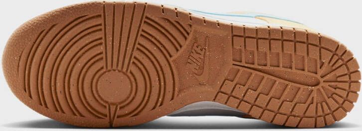 Nike WMNS Dunk Low Next Nature Dunk in beige formaten: 38