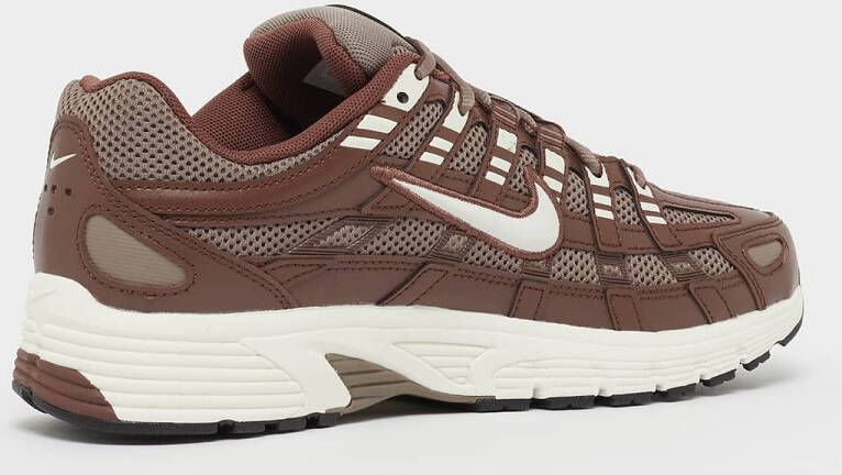 Nike WMNS P-6000 in bruin formaten: 36.5