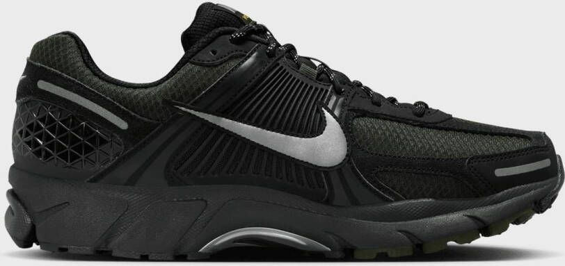 Nike Zoom Vomero 5 Lifestyle in zwart formaten: 41