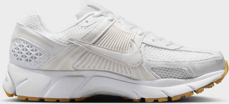 Nike Zoom Vomero 5 Lifestyle in wit formaten: 36.5