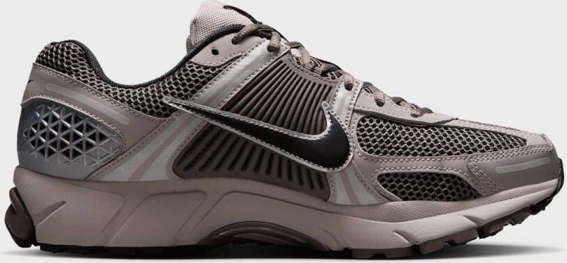 Nike Zoom Vomero 5 men Lifestyle bruin Schoenen