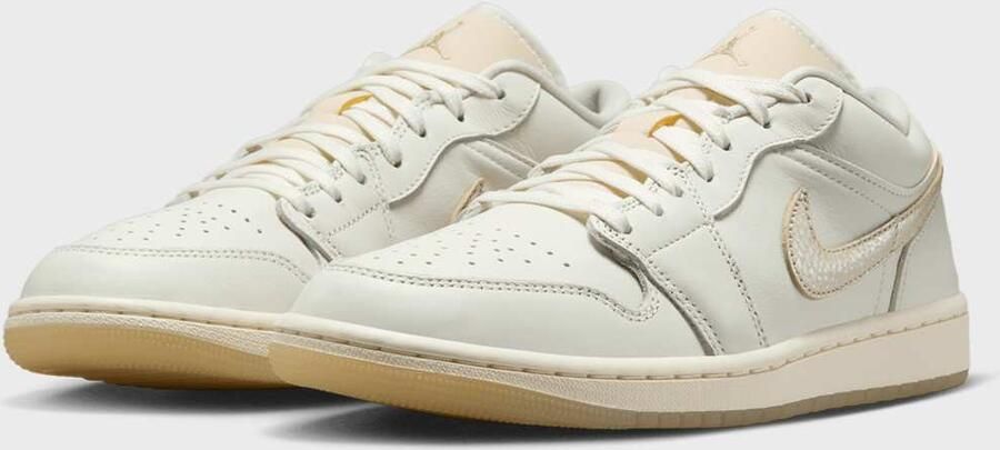 Jordan WMNS Air 1 Low SE Women beige Schoenen - Foto 3