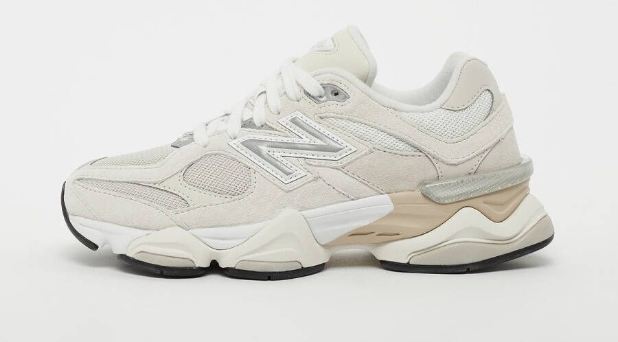 New Balance 9060 Lifestyle in beige formaten: 37