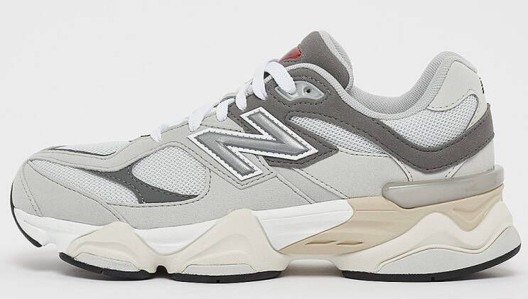 New Balance 9060 (GS) Lifestyle in grijs formaten: 38