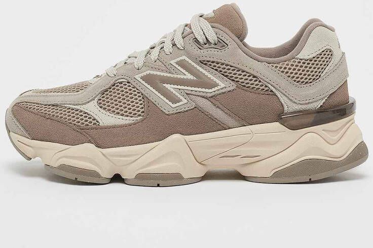 New Balance 9060 Lifestyle in beige formaten: 36