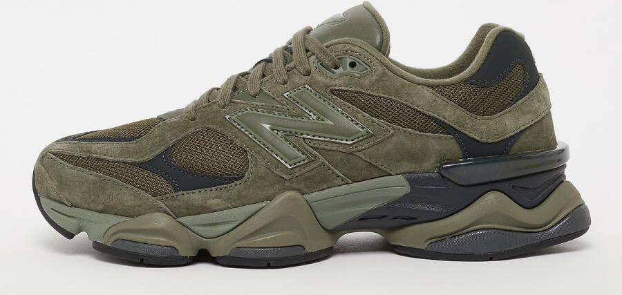 New Balance 9060 olive grey Lifestyle in groen formaten: 42.5