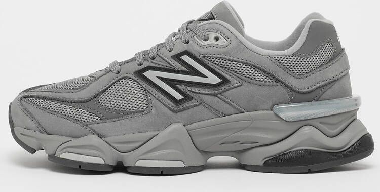 New Balance 9060 Lifestyle in grijs formaten: 37.5
