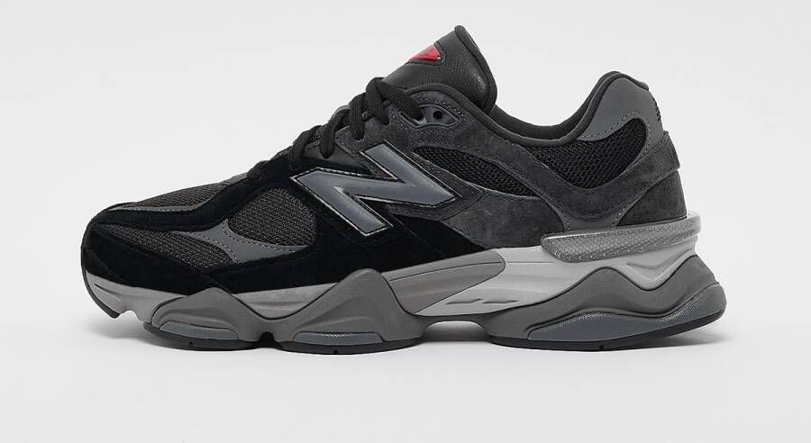 New Balance 9060 in Zwart