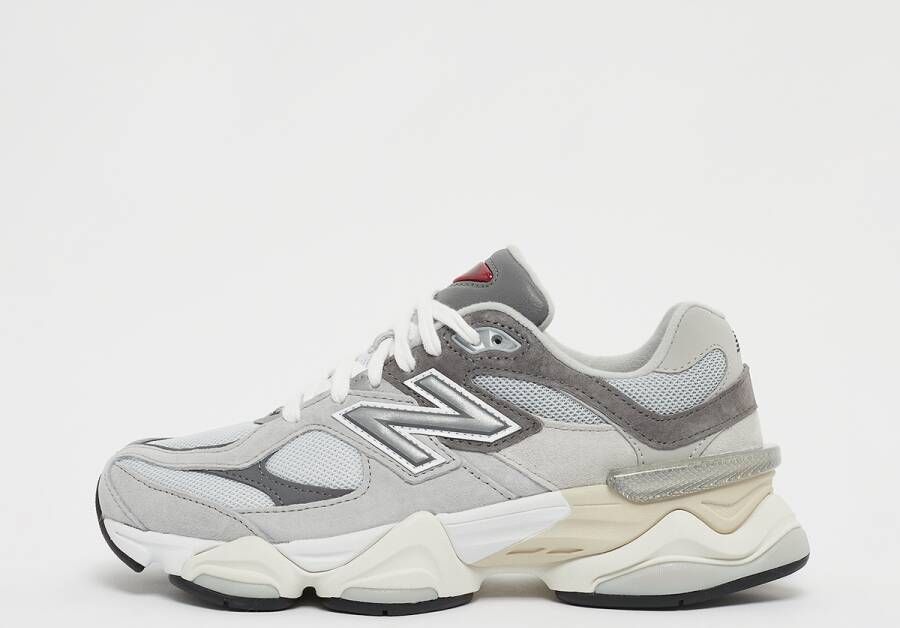 New Balance 9060 in Grijs Beige