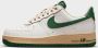 Nike Wmns Air Force 1 '07 Lv8 Basketball Schoenen sail gorge green sesame pearl white maat: 40.5 beschikbare maaten:36.5 37.5 38.5 39 40.5 - Thumbnail 2