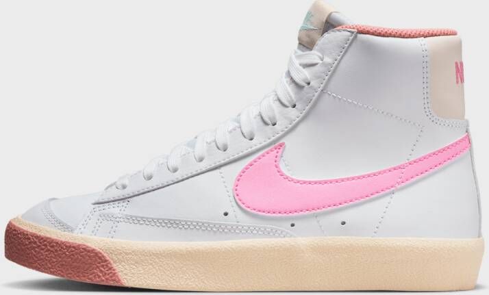 Nike Blazer Mid '77 (gs) Basketball Schoenen white pink spell guava ice jade ice maat: 37.5 beschikbare maaten:36.5 37.5 38