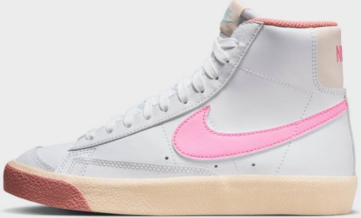 Nike Blazer Mid '77 (gs) Basketball Schoenen white pink spell guava ice jade ice maat: 36 beschikbare maaten:36.5 37.5 38.5 39 40