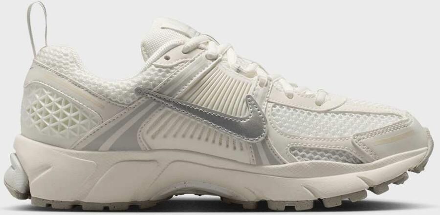 Nike Kinderschoenen met accenten met reflecterend design Vomero 5 Wit - Foto 3