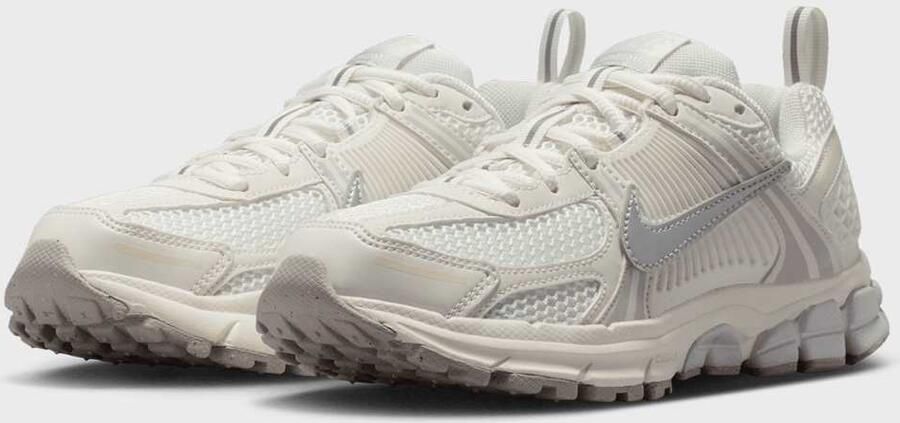 Nike Kinderschoenen met accenten met reflecterend design Vomero 5 Wit - Foto 4