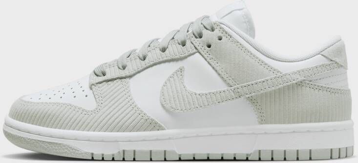 Nike WMNS Dunk Low