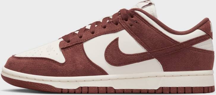 Nike WMNS Dunk Low Dunk in rood formaten: 38.5