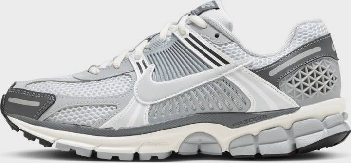 Nike WMNS Zoom Vomero 5 in Grijs