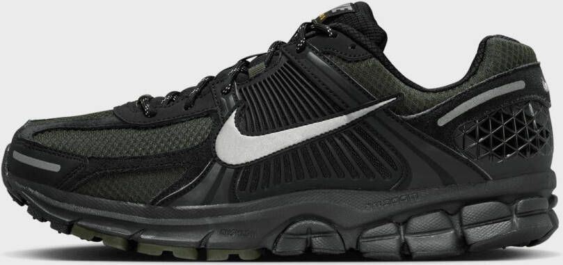 Nike Zoom Vomero 5 Lifestyle in zwart formaten: 41