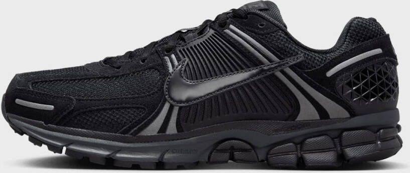 Nike Zoom Vomero 5 Lifestyle in zwart formaten: 41