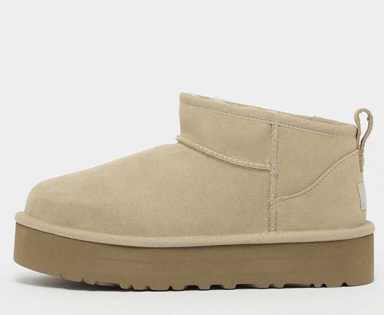 Ugg Classic Ultra Mini Platform sand (GS) Boots in beige formaten: 33.5