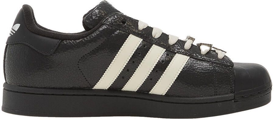 Adidas Lage Sneakers Baskets superstar ii w carbon off white silver metallic