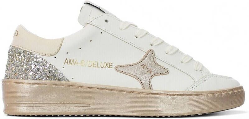 Ama Brand Lage Sneakers