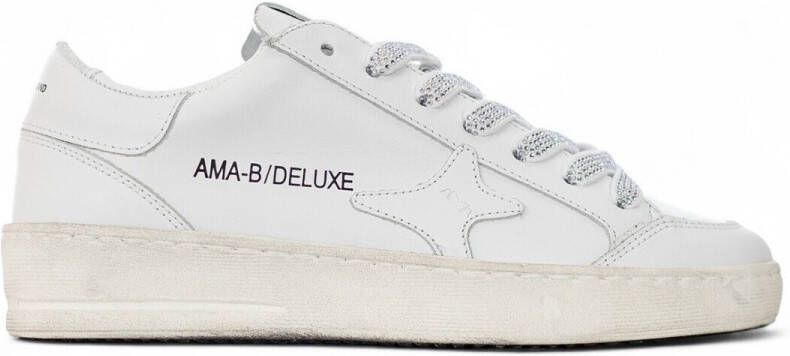 Ama Brand Lage Sneakers
