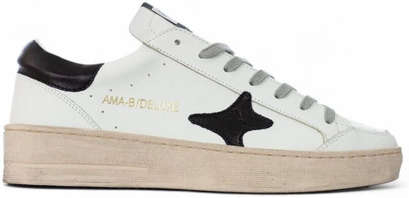Ama Brand Lage Sneakers