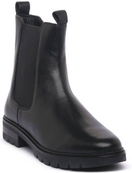 Ara Laarzen CLUBCALF