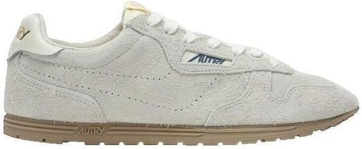Autry Lage Sneakers Chaussures Sneakers Off White