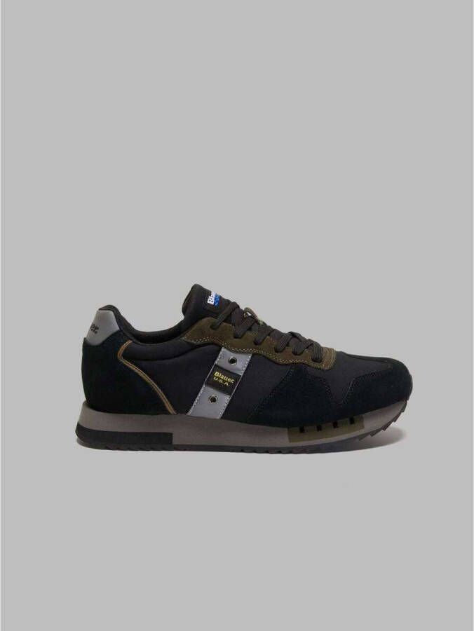 Blauer Sneakers