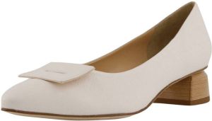 Brunate Pumps