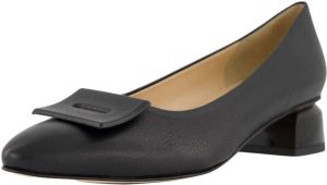 Brunate Pumps
