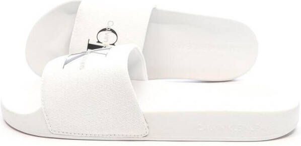 Calvin Klein Badslippers SLIDE MONOGRAM zomerschoen slippers pool slides strandschoen met logo-opschrift