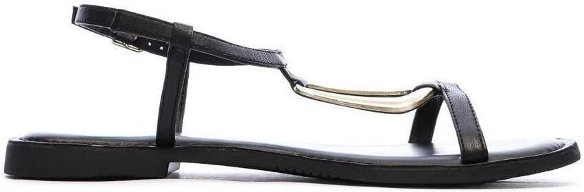 Carmela Sandalen T