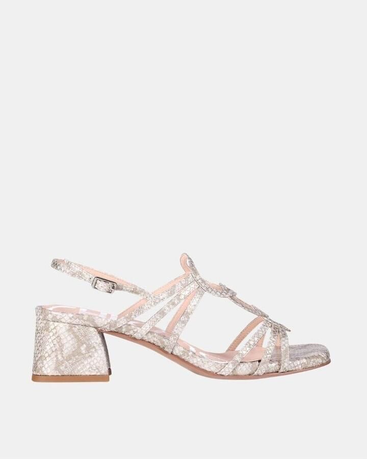 Chika 10 Sandalen met hakken MELANIA 10