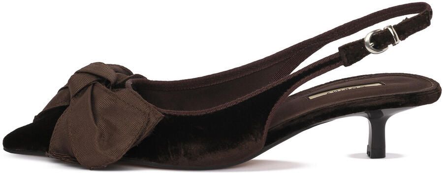 Corina Pumps SALON CAFE