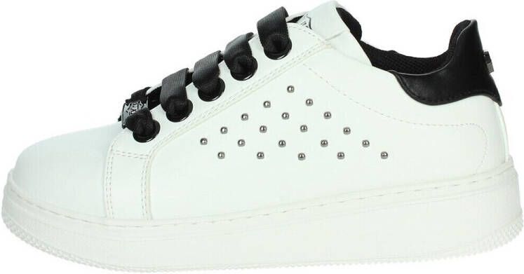 Cult Lage Sneakers T-101