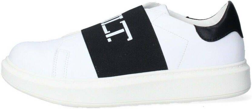 Cult Young Sneakers