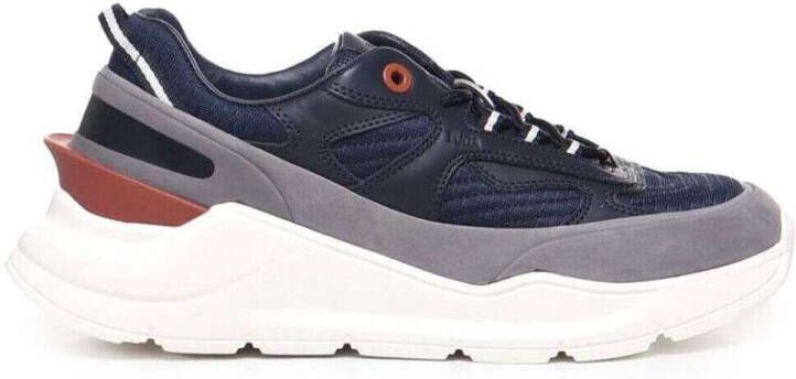 Date Sneakers